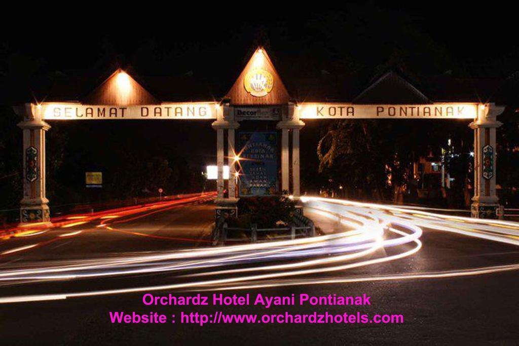 Orchardz Hotel Ayani Понтианак Экстерьер фото